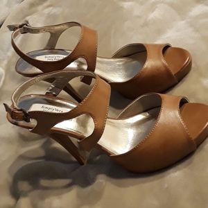 Simply Vera camel colored high heels